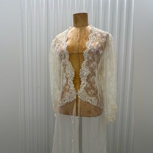 1980’s Vintage Victoria Secrets Lace Lone Sleeves Robe